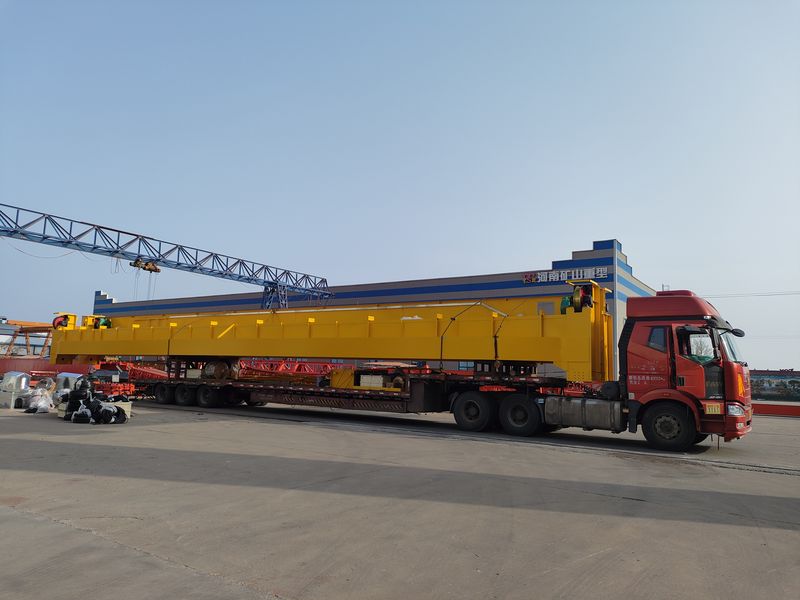通用橋式起重機  QD32/5t—25.5m  制作完成，發(fā)往河南洛陽交付客戶使用